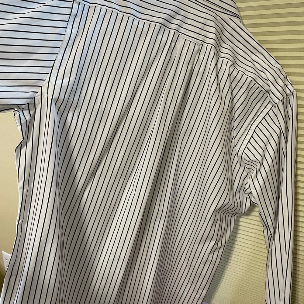 Men’s medium button down. - Picture 4 of 4